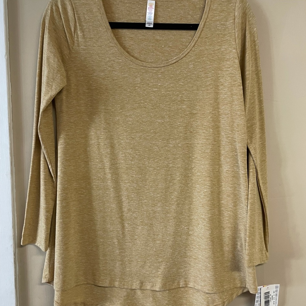 NWT LuLaRoe XS Lynnae top